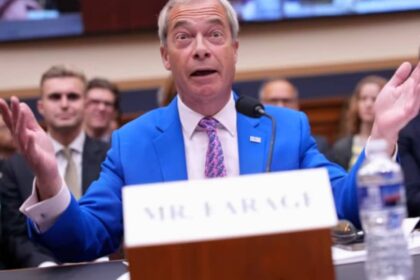 Farage ripped a new one by the US congress as he crumbles