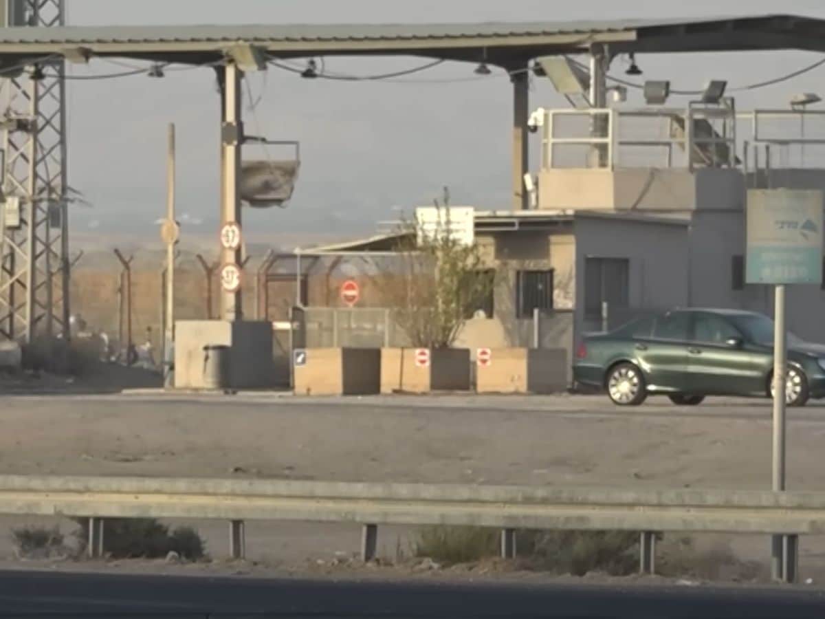 Israel closes down Karama Crossing indefinitely