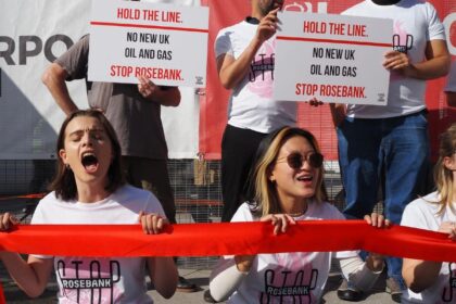 Rosebank protest urges climate action at Labour Party conference