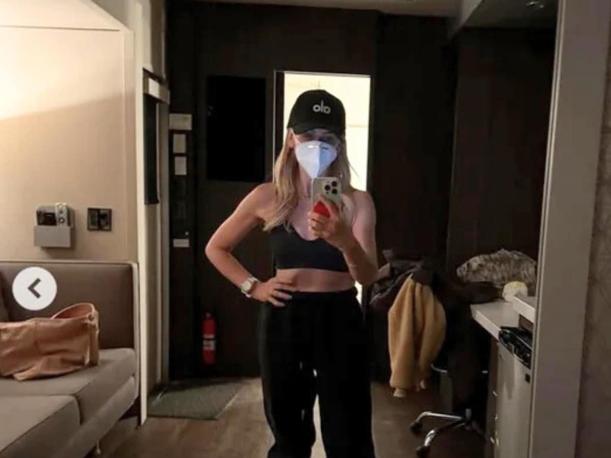 Sarah Michelle Gellar posts masked selfie on set of Buffy