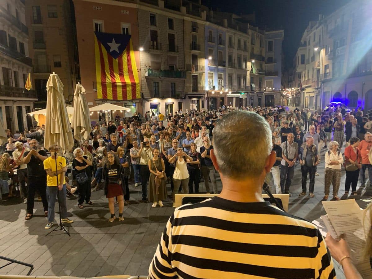 Welsh independence delegation visit Catalonia