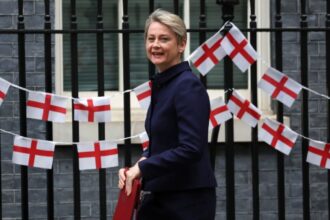 Yvette Cooper just took flag shagging to the next level