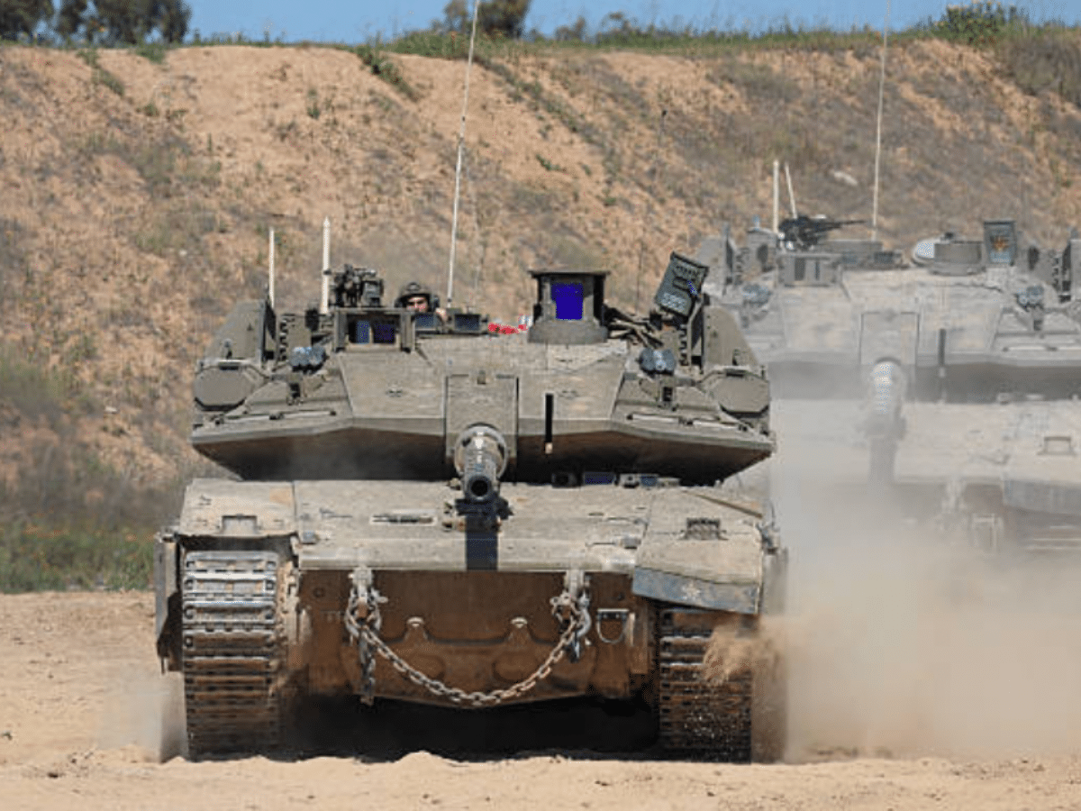 Breaking: Israeli tanks open fire on civilians in northern Gaza
