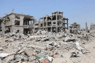 Gazans return to Israel's unexploded bombs in their homes