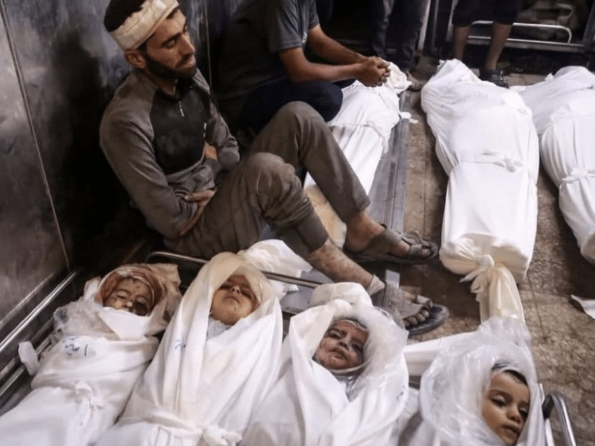 Israel massacres 11 members of the same family in Al-Zaytoun