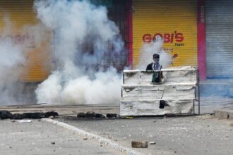 Pakistan: Authorities must protect the right to peaceful protest and lift communications blackout amid Jammu & Kashmir protests