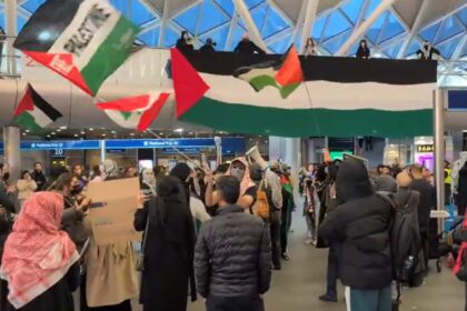 Palestine protest shuts down Kings Cross station