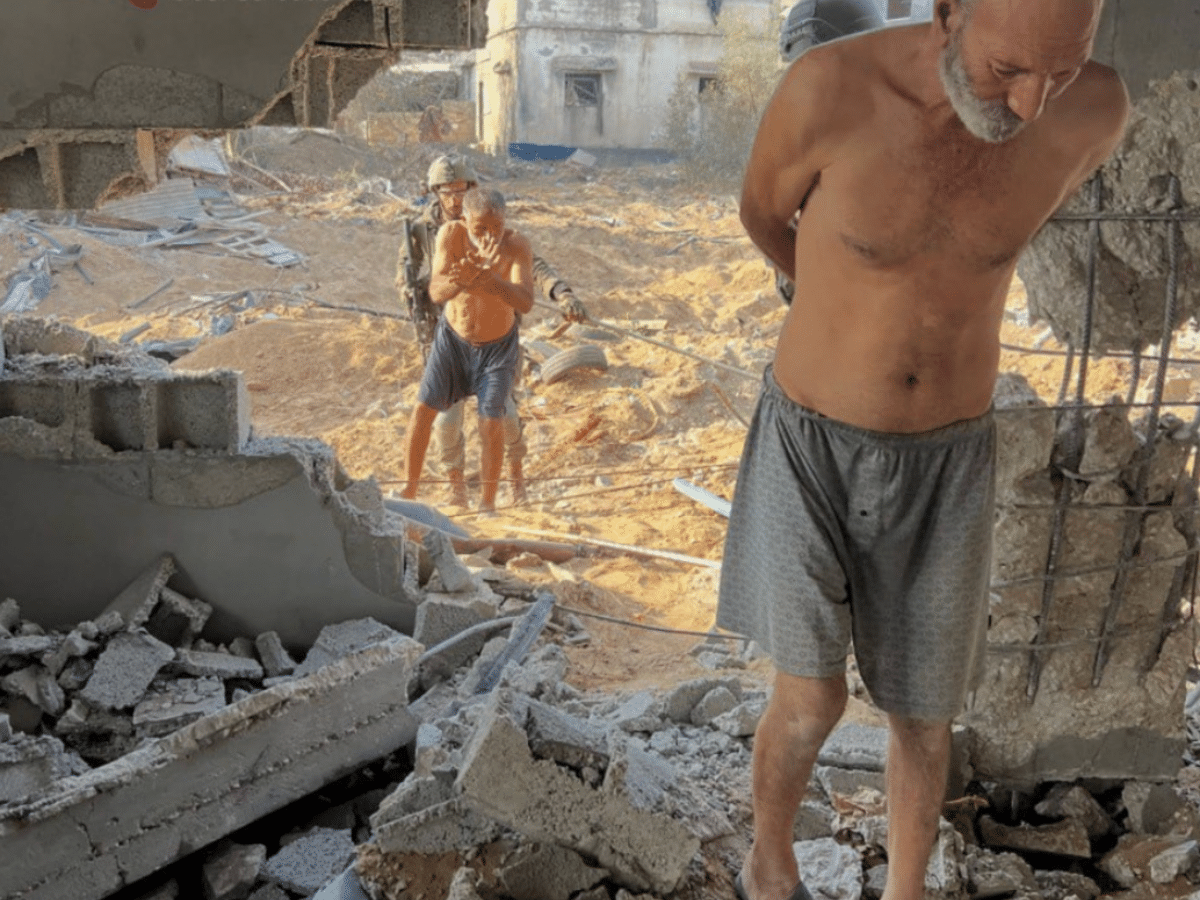 Shocking photo shows Israel using Palestinians as human shields