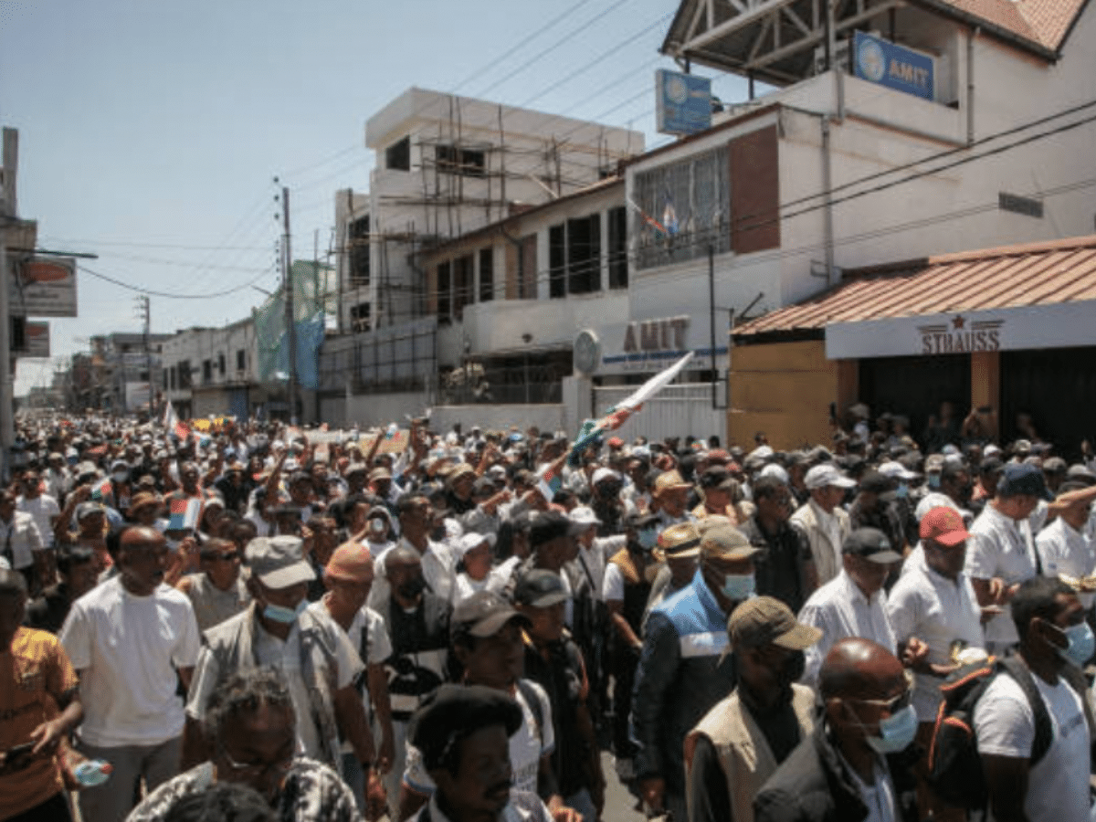 Soldiers join Madagascar protests