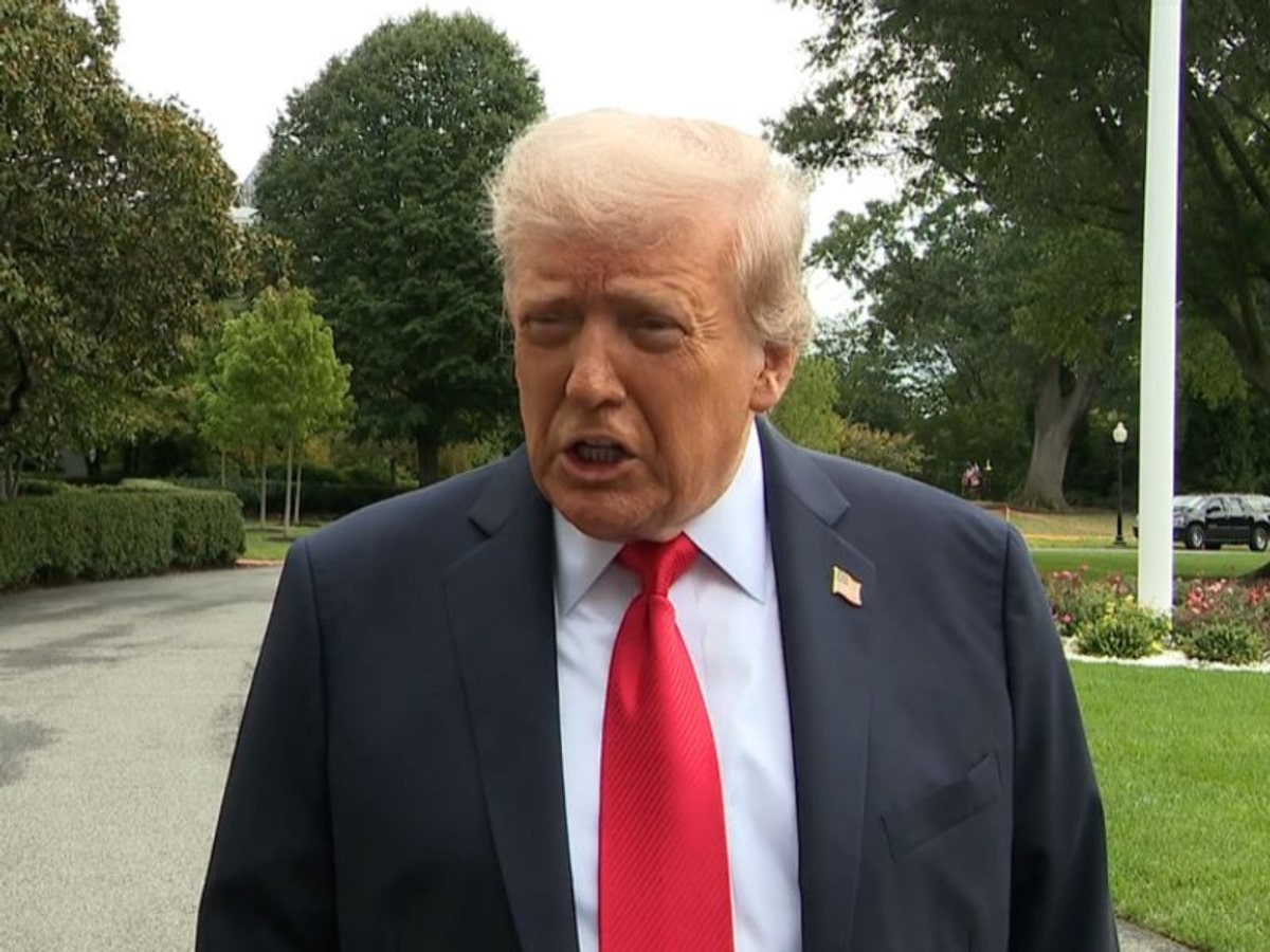 Trump orders US troops into Chicago and Portland