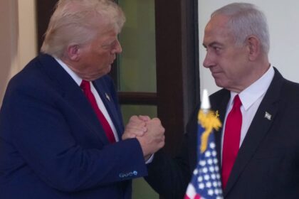 Trump threatens remaining Palestinians with 'hell'