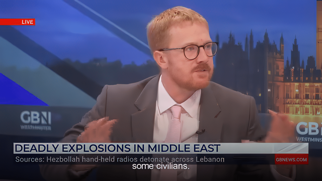 Green-defector Russell-Moyle sides with Israel