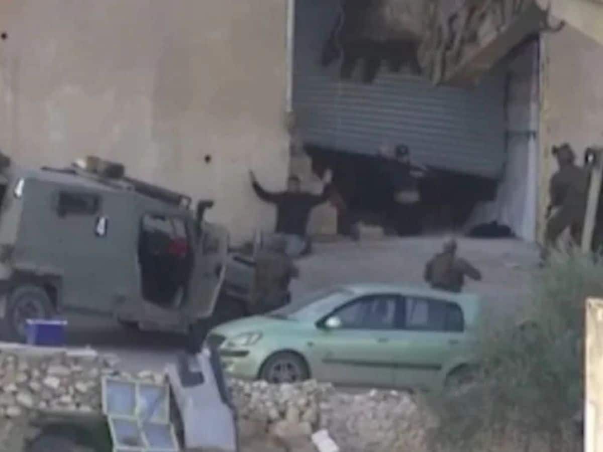 Israel executes two unarmed Palestinians after they surrendered