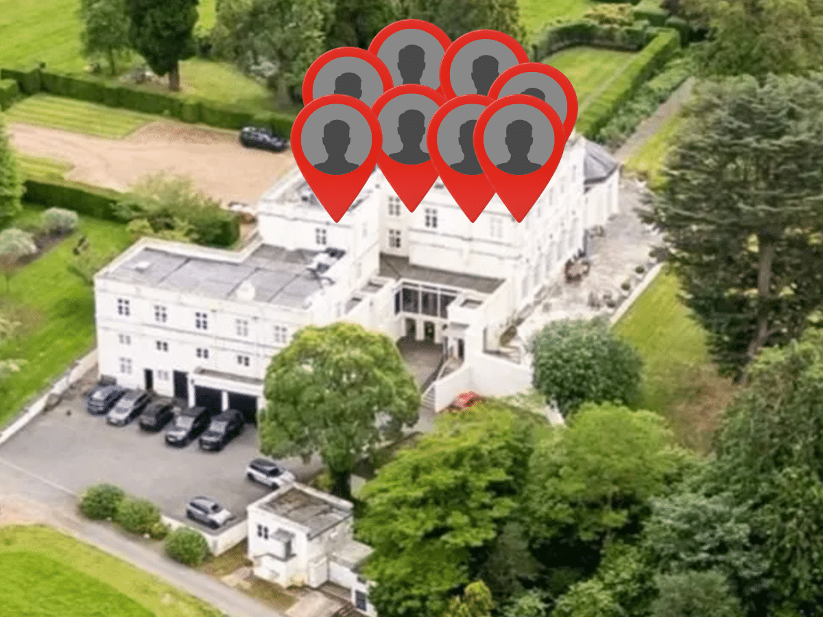 "Prince" Andrew mansion costs questioned