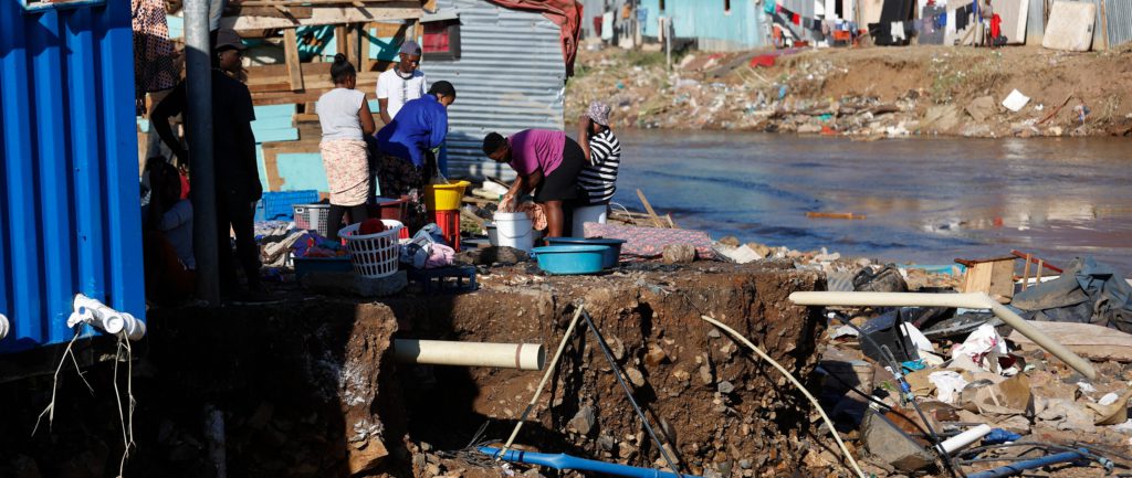 South Africa: Government is failing millions of people trapped in informal settlements and impacted by the climate crisis – new report