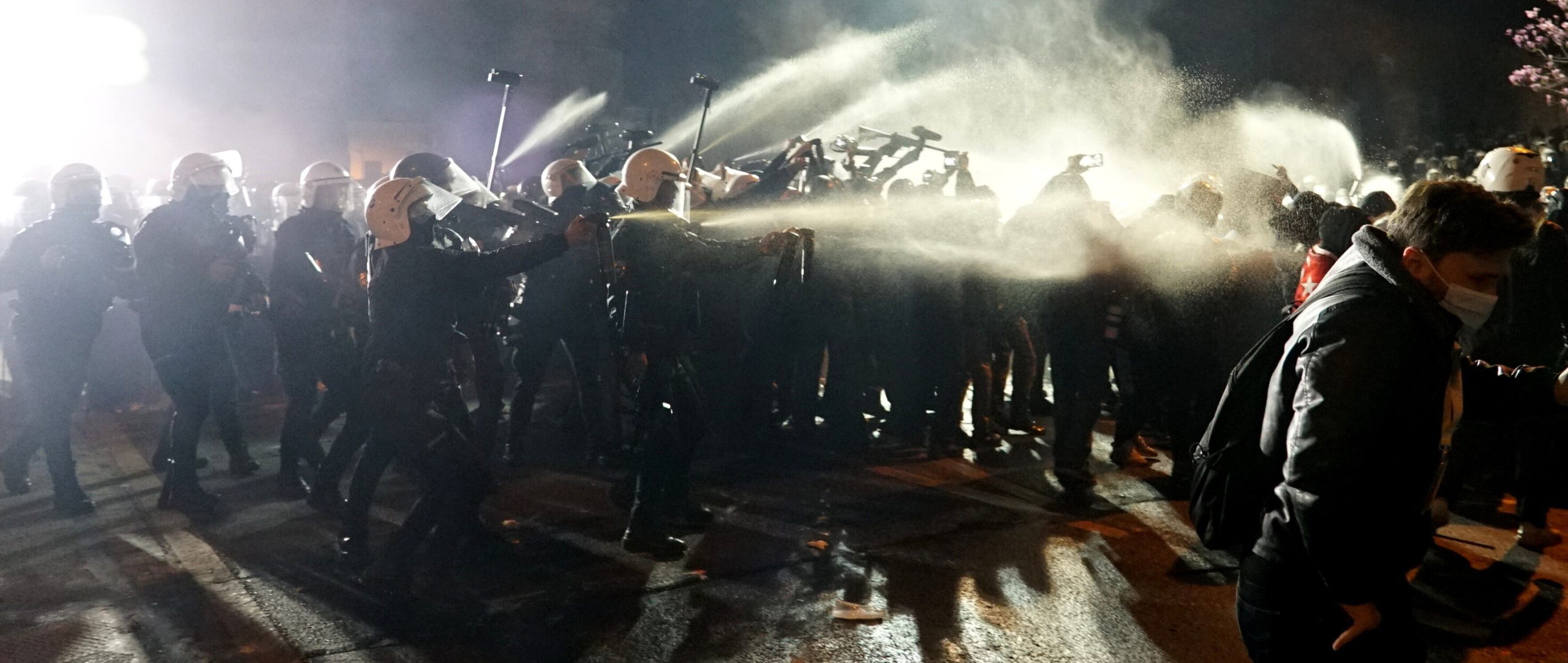 Türkiye: Misuse of criminal justice system to crack down on dissent must end following acquittal of 87 protesters, journalists and lawyers  