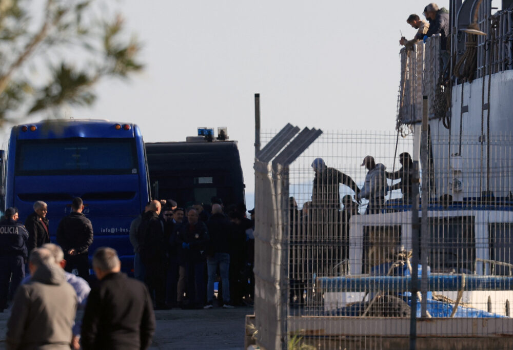 EU: Ministers propose unprecedented detention, sanctions, and stripping of rights based on migration status