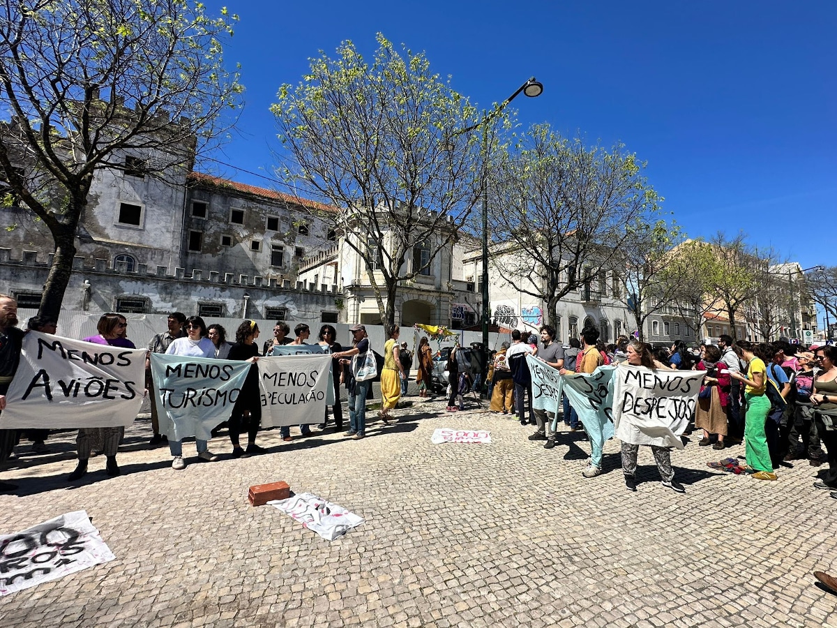Protests confront tourism and aviation for Housing Action Days