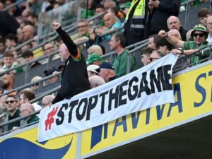 Read more about the article Ireland fans interrupt game in protest of upcoming Israel match