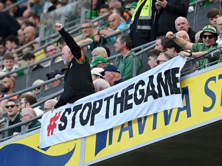Read more about the article Ireland fans interrupt game in protest of upcoming Israel match