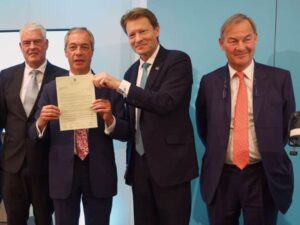 Read more about the article Rupert Lowe’s reach on X eclipses that of Nigel Farage — and all thanks go to Elon Musk