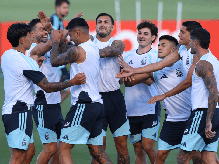 Read more about the article Algerian national team introduces Kansas to football – and they love it.