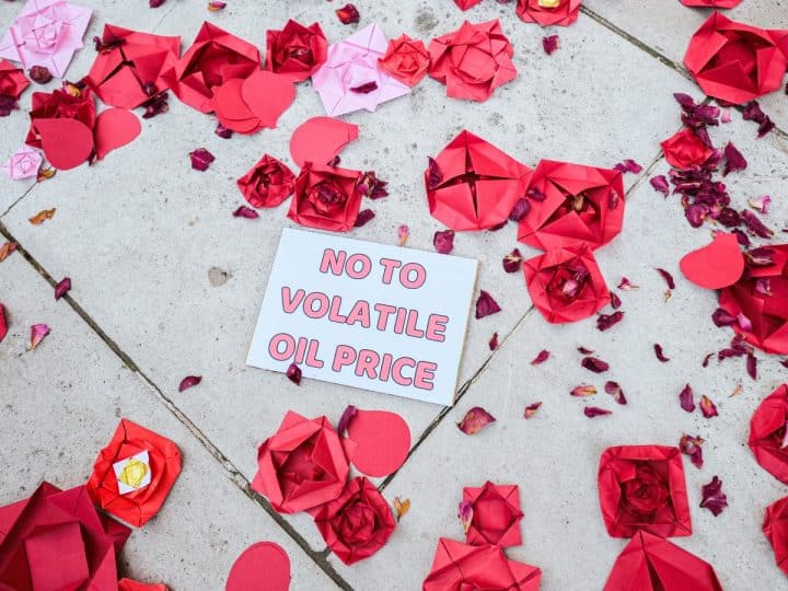 Read more about the article Christians use roses to remind chancellor the nation wants affordable energy