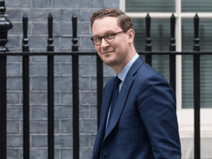 Read more about the article Starmeroid would-be leader Darren Jones cosied up to Mandelson