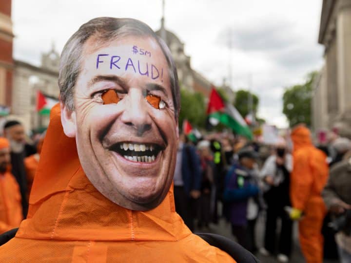 Read more about the article Farage tells unions to ditch Labour for racist Reform