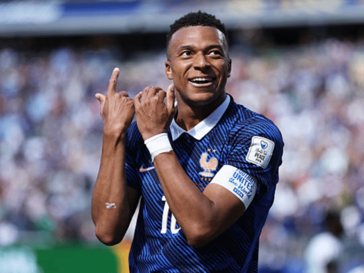 You are currently viewing Kylian Mbappé and Harry Kane chasing historic World Cup feat