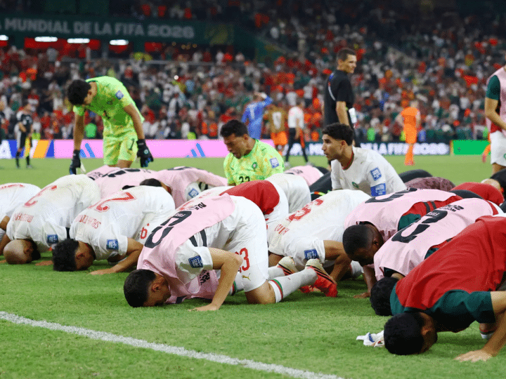 You are currently viewing Jubilant Morocco hold their nerve to reach World Cup last 16