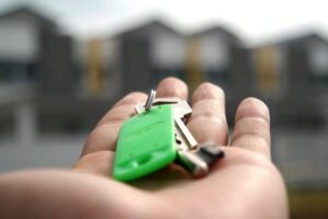 Read more about the article The Hidden Cost of a Slow House Sale in the UK