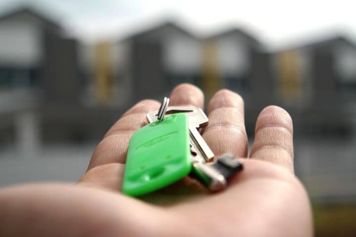 Read more about the article The Hidden Cost of a Slow House Sale in the UK
