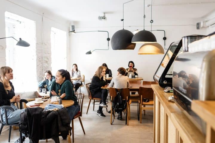 Read more about the article How Businesses Can Use Background Music To Create Better Customer Experiences