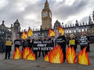 Read more about the article ‘Don’t burn em’ Burnham!’ campaigners protest new oil outside parliament